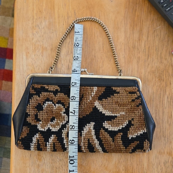 Elegant Black and Brown Handbag - Picture 8 of 8